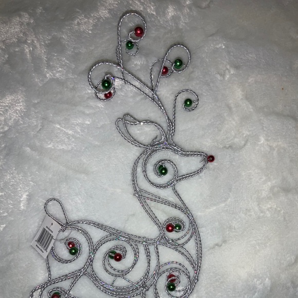 🌸3/$20🌸 16” WIRE REINDEER WITH BEADS - Picture 2 of 5
